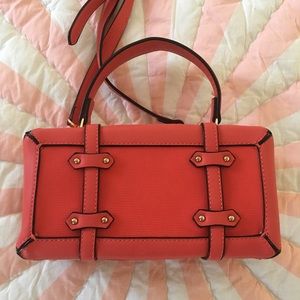 Coral box bag